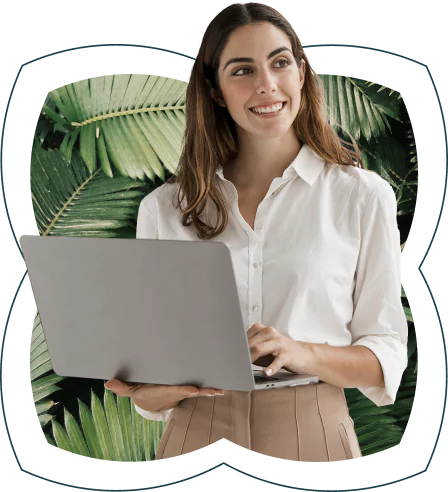 imagem de mulher olhando para o lado direito da tela